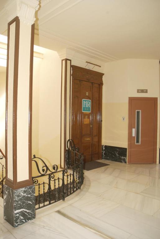 Hostal La Selecta Madrid Esterno foto