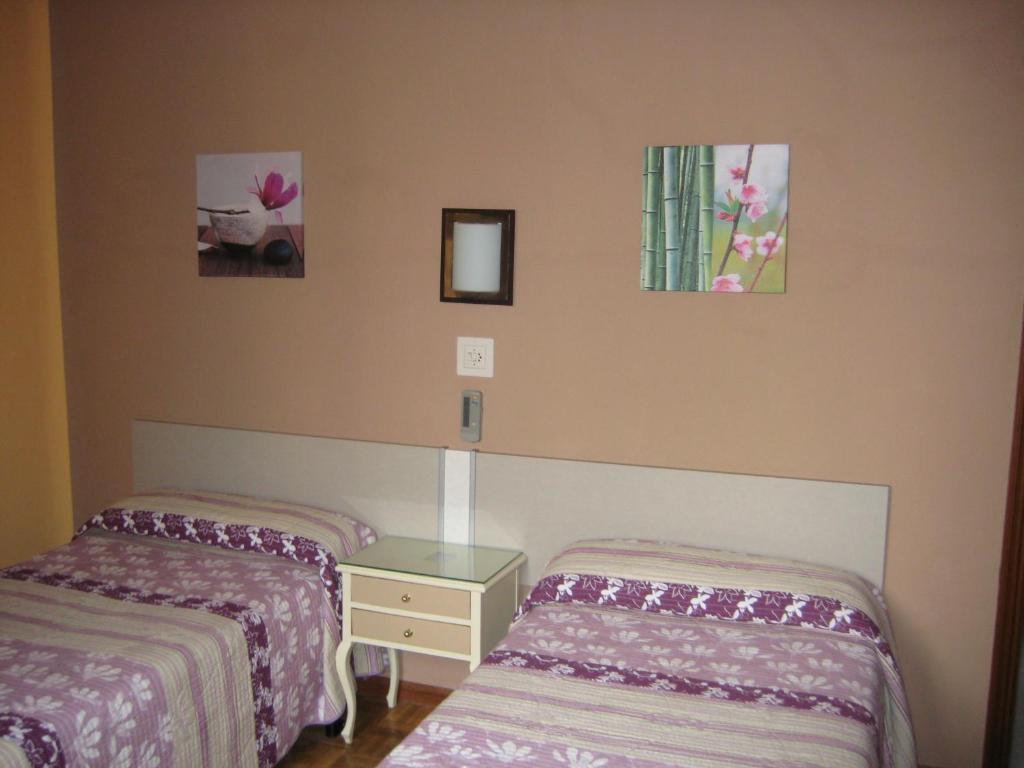 Hostal La Selecta Madrid Camera foto